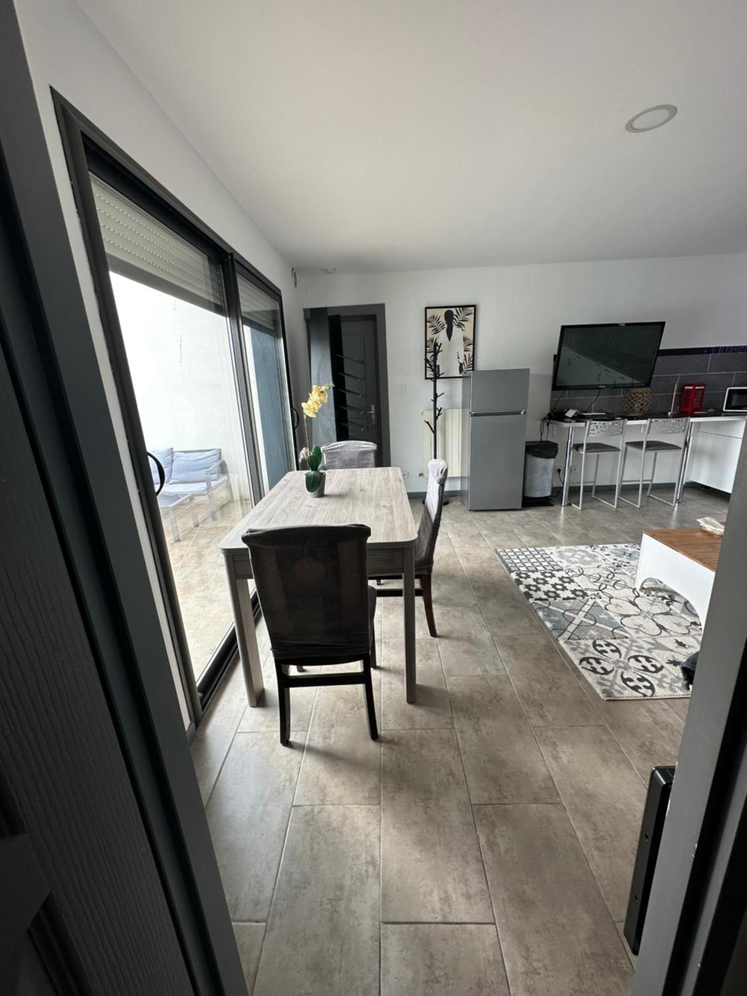 Superbe Appartement Avec Piscine Et Spa Privatif Villeneuve-lès-Béziers Eksteriør bilde