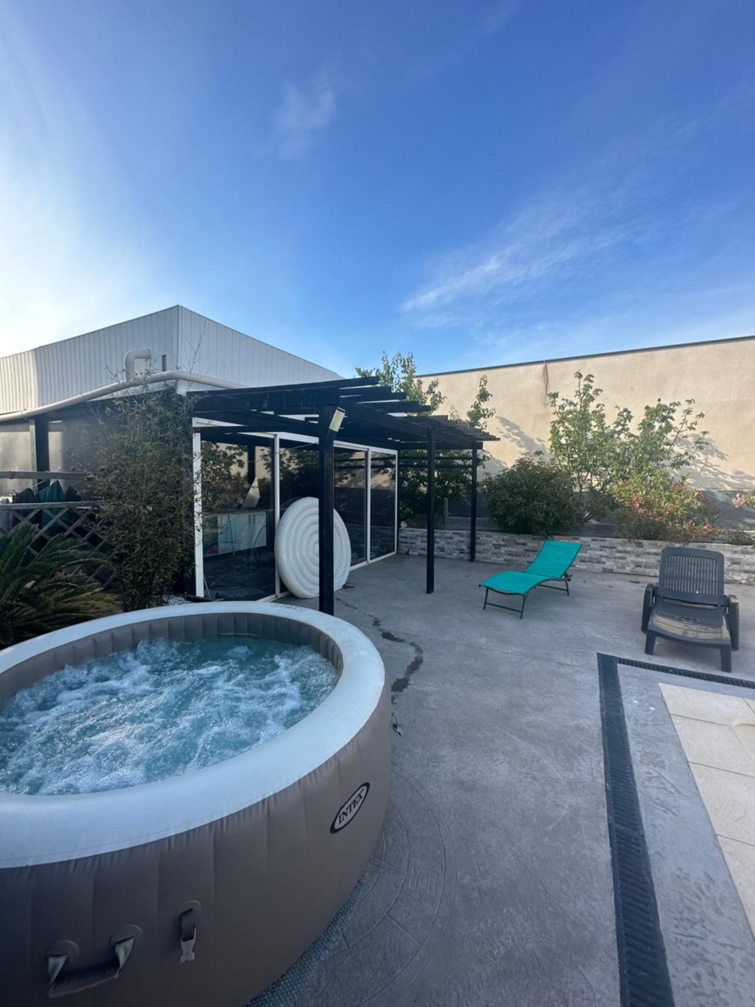 Superbe Appartement Avec Piscine Et Spa Privatif Villeneuve-lès-Béziers Eksteriør bilde